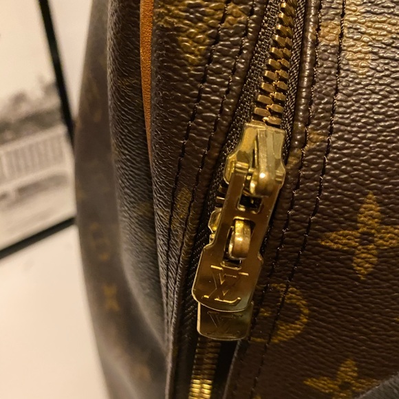 🚫SOLD🚫 Louis Vuitton Excursion Monogram Bag - Picture 6 of 11